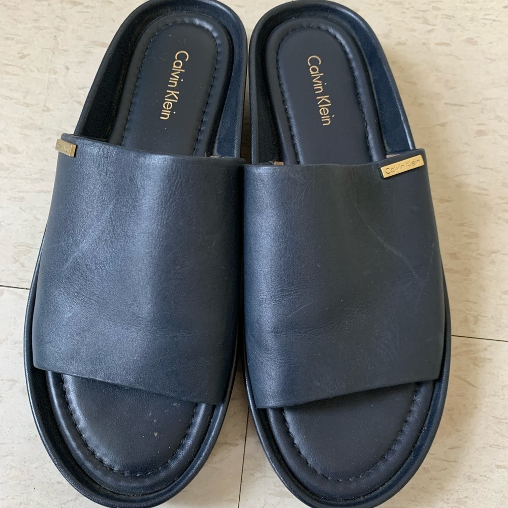 Calvin Klein simple leather dark navy blue slides - Picture 2 of 6